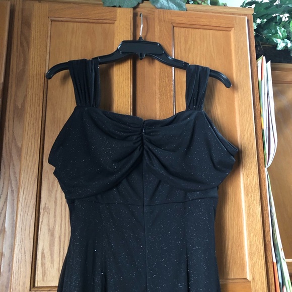 Alex Evenings Elegant Black Sleeveless Maxi Dress - Picture 11 of 16